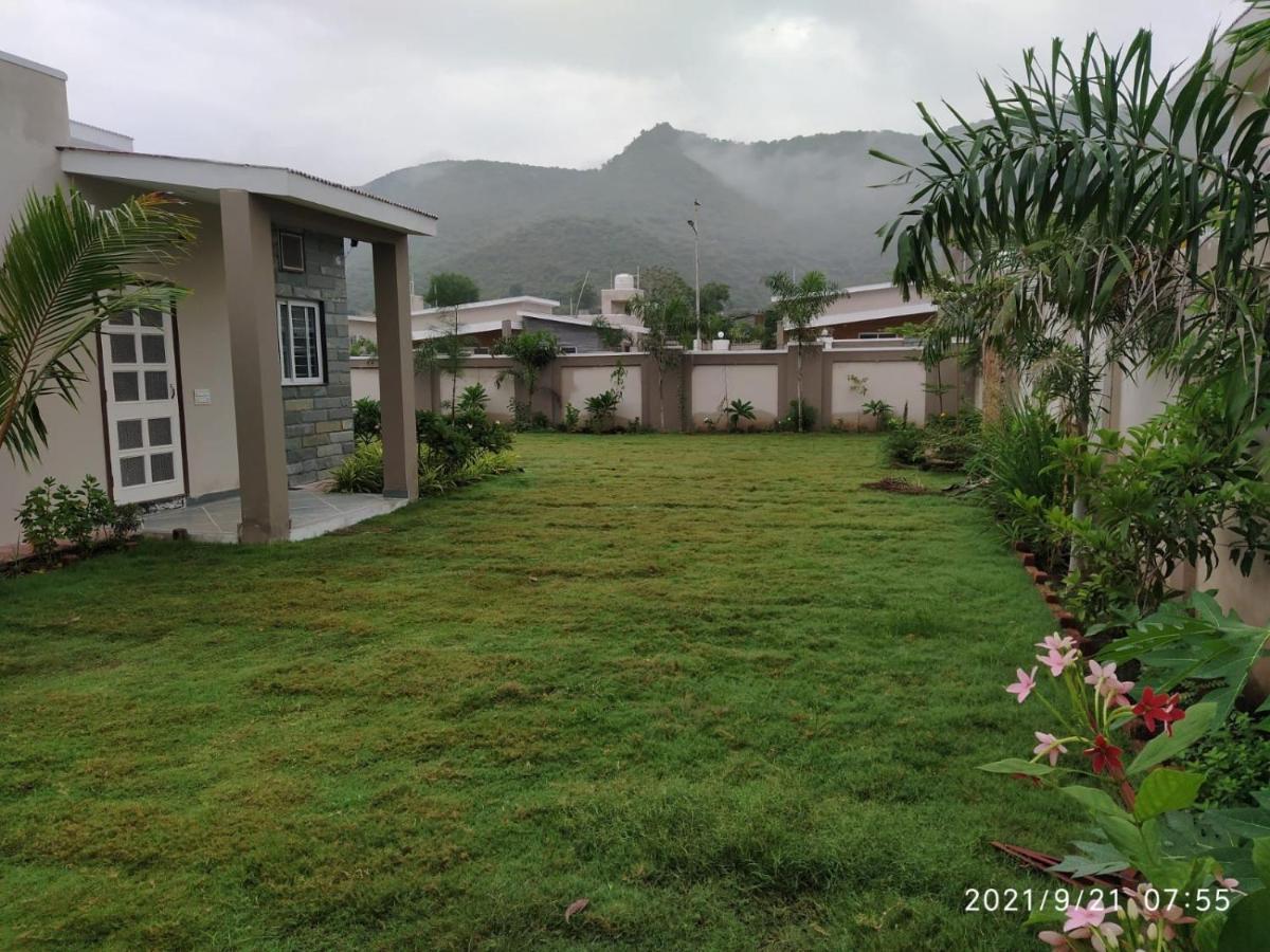 Nine Hill Villa - 2Bhk Private Villa With Pool Udaipur Luaran gambar
