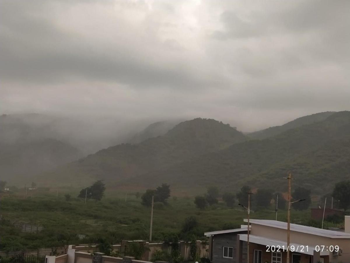 Nine Hill Villa - 2Bhk Private Villa With Pool Udaipur Luaran gambar