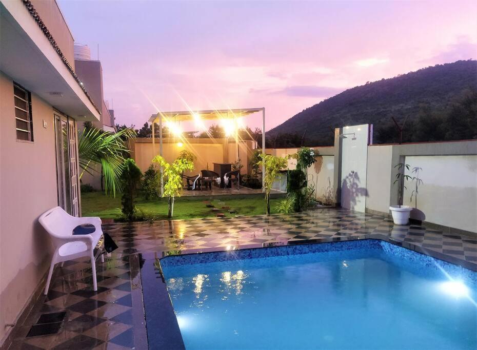 Nine Hill Villa - 2Bhk Private Villa With Pool Udaipur Luaran gambar